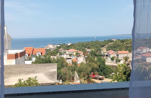 Lun Apartment | Two bedroom apartment with terrace and sea view Lun, Pag (A-24796-b)