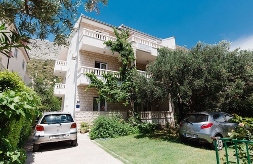 Omis Apartment | Two bedroom apartment with terrace Duće, Omiš (A-2773-a)
