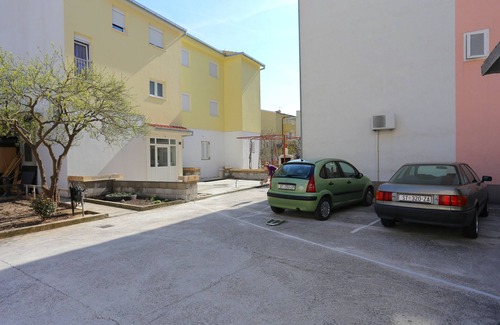 Omis Apartment | Two bedroom apartment with terrace Omiš (A-10362-a)