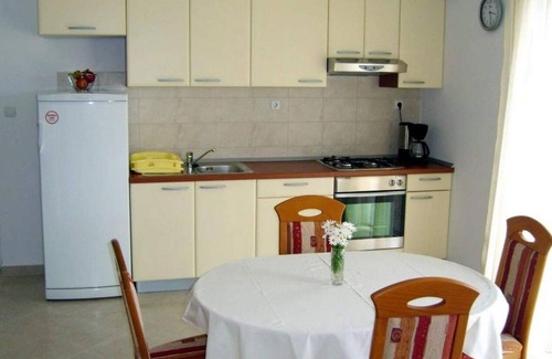 Barbat na Rabu Apartment | Two bedroom apartment with terrace and sea view Barbat, Rab (A-22053-a)