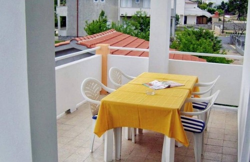 Barbat na Rabu Apartment | Two bedroom apartment with terrace and sea view Barbat, Rab (A-22053-a)