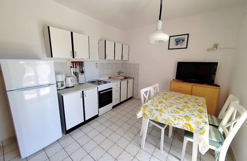 Barbat na Rabu Apartment | Two bedroom apartment with balcony Barbat, Rab (A-22752-b)