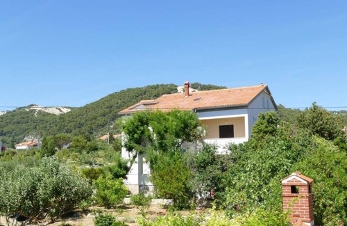 Barbat na Rabu Apartment | Two bedroom apartment with balcony Barbat, Rab (A-22752-b)