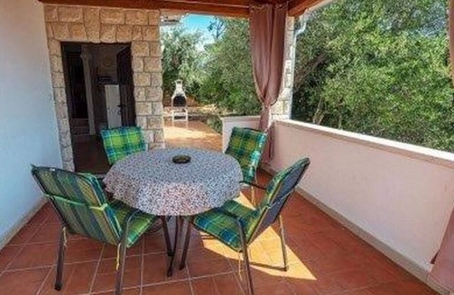 Barbat na Rabu Apartment | Two bedroom apartment with terrace and sea view Barbat, Rab (A-24215-a)