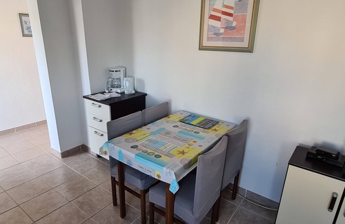 Barbat na Rabu Apartment | Two bedroom apartment with balcony and sea view Barbat, Rab (A-4951-b)