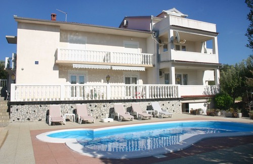 Barbat na Rabu Apartment | Two bedroom apartment with balcony and sea view Barbat, Rab (A-4951-b)