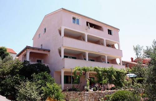 Barbat na Rabu Apartment | Two bedroom apartment with terrace and sea view Barbat, Rab (A-5070-b)