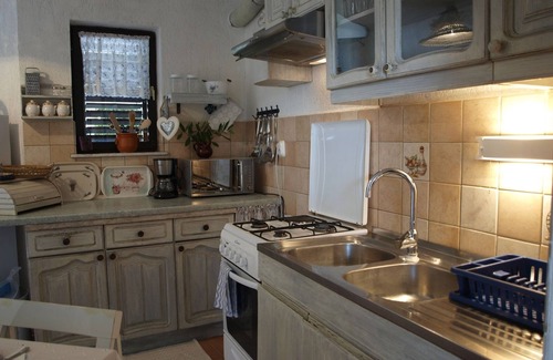 Vir Apartment | Two bedroom apartment with terrace Vir - Kozjak, Vir (A-16734-a)
