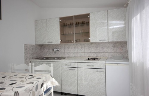 Vis Apartment | Two bedroom apartment with balcony and sea view Vis (A-8448-a)