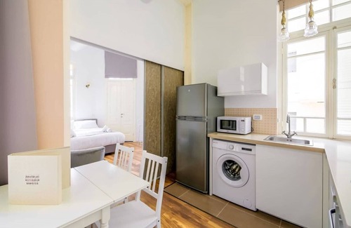 Tel Aviv City Center Apartment | TWO BEDROOM -BALCONY-STREET VIEW-2ND FLOOR
