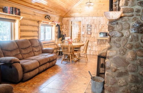 Au Train Cabin | Two bedroom cabin with hot tub and fireplace.