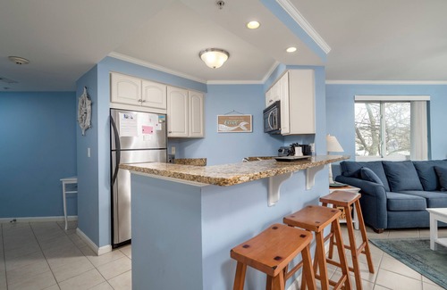 Midtown Ocean City Condo | Two bedroom condo in the desirable Makai, close to Convention Center & beach