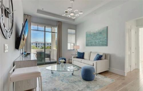 Old Naples Apartment | Two Bedroom Condo in Olde Naples