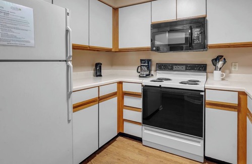 Gatlinburg Condo | two bedroom condo sleeps 4 persons