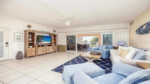 Siesta Key Apartment | Two Bedroom Condo with Gulf Views in Sarasota