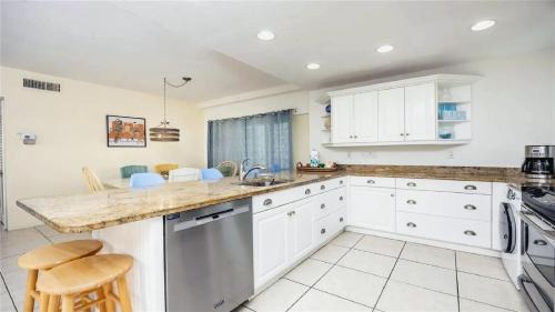 Siesta Key Apartment | Two Bedroom Condo with Gulf Views in Sarasota