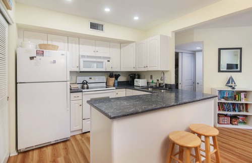 Seabrook Island Condo | Two Bedroom Courtside Villa - amenity cards included