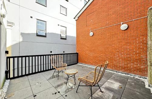 Butetown Apartment | Two bedroom flat in Cardiff Bay with roof terrace
