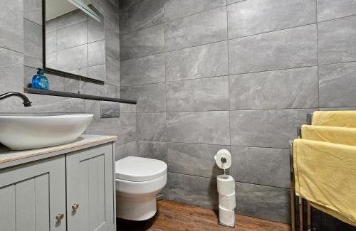 Butetown Apartment | Two bedroom flat in Cardiff Bay with roof terrace