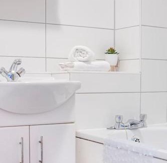 Colchester Apartment | Two bedroom flat near Colchester Hospital with free parking and internet