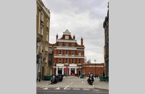 Camberwell Apartment | Two Bedroom Garden Flat in Zone 2 London