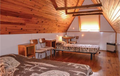 Le Cayrol House | Two-Bedroom Holiday Home In Le Cayrol