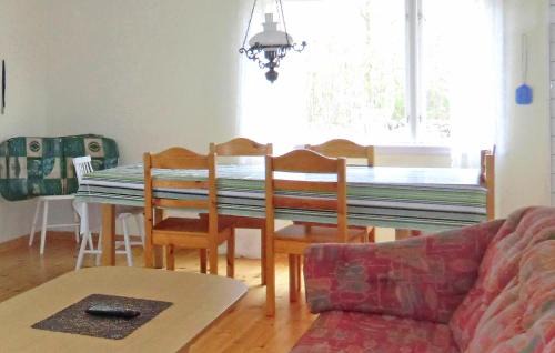 Hagaby House | Two-Bedroom Holiday Home In Löttorp