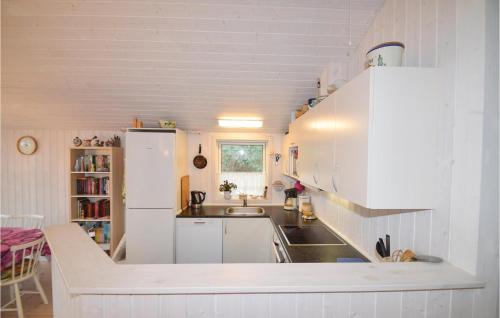 Borre House | Two-Bedroom Holiday Home In Borre
