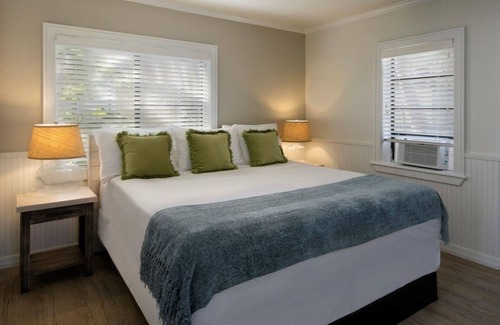 Islamorada Resort | Two Bedroom Ocean Front Suite w/Kitchenette, Pool, Free Parking & Pet Friendly