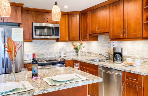 Kihei Condo | Two Bedroom Ocean View Deluxe Luana Kai D204