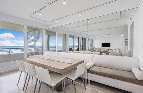 Palm Beach Apartment | Two Bedroom Oceanfront Condo in Palm Beach