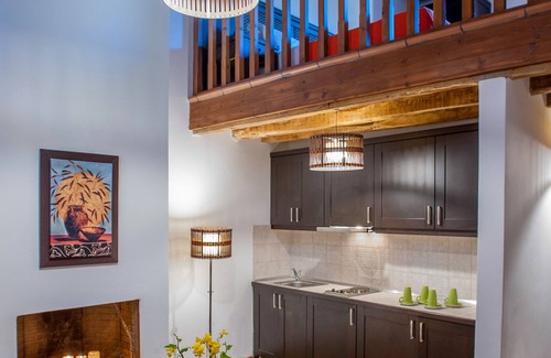 Varos Hotel | Two Bedroom Residence - Split Level/The Varos Residences Hotel