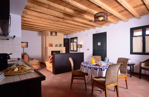 Varos Hotel | Two Bedroom Residence - Split Level/The Varos Residences Hotel