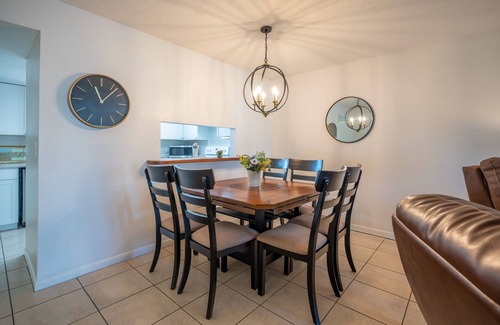 Englewood South Condo | Two bedroom, two bathroom condo less than 10 minutes to Manasota Key.