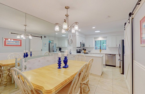 Palmetto Dunes Villa | Two Bedroom Villa Five Minute Walk to the Beach!