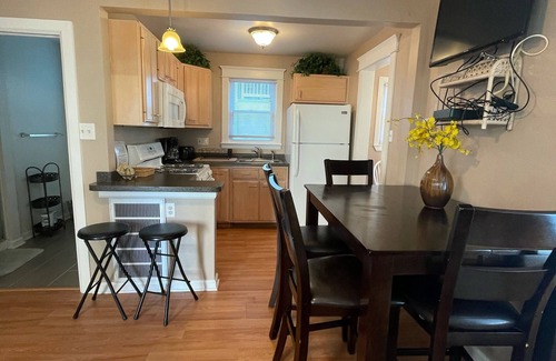 Wildwood Cottage | Two bedroom villa near Morey's Pier & Wildwood Boardwalk
