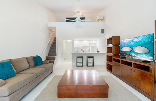 Seven Mile Beach Apartment | Two Bedroom with Perfect balance of affordability and convenience!
