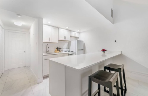 Seven Mile Beach Apartment | Two Bedroom with Perfect balance of affordability and convenience!