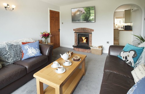South Littleton Apartment | Two bedroomed property situation in a beautiful secluded location with patio area overlooking fields