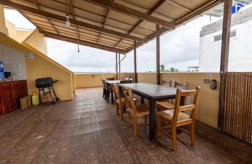 Puerto Ayora Apartment | TWO Bedrooms Apartment ON THE Ground Floor IN Ariana`s Galapagos Hostal
