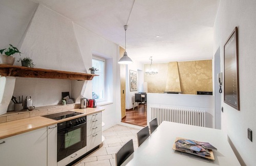 Morcote Apartment | Two-beroom apartment on 3 levels in historic building in the village of Morcote