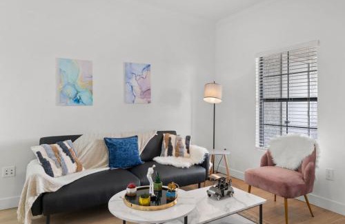 Chandler Apartment | TWO Bright CozySuites Apartment Downtown Chandler 06 & 07