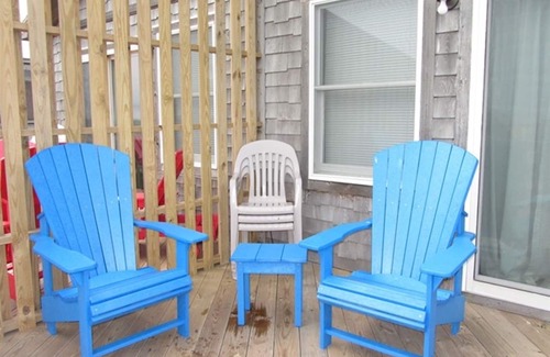 Ocean Isle Estates Cottage | Two By The Sea A on the Oceanfront in Avon is a perfect getaway!