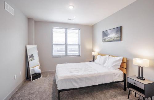 Central Business District Apartment | TWO CozySuites at the Banks with Pool 18