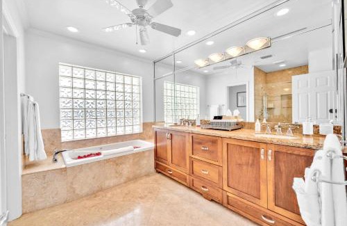 Coral Ridge Apartment | Two-floor Suite Heated pool Dock Access Quiet Neighborhood SaltAire One RESlDENCES