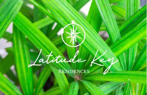 Coral Ridge Apartment | Two-floor Suite Heated pool Dock Access Quiet Neighborhood SaltAire One RESlDENCES