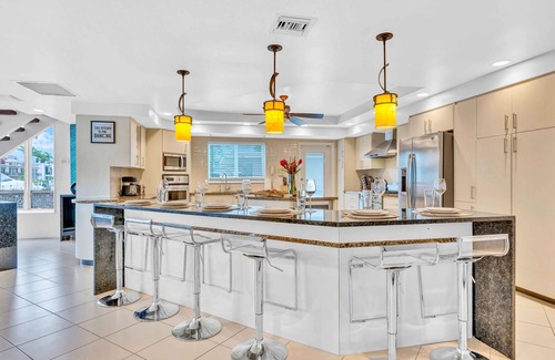 Coral Ridge Apartment | Two-floor Suite Heated Pool Dock Access Quiet Neighborhood Saltaire One Resldences