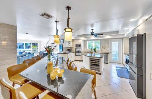 Coral Ridge Condo | Two-floor Suite | Heated pool | Dock Access | Quiet Neighborhood | SaltAire One | RESlDENCES