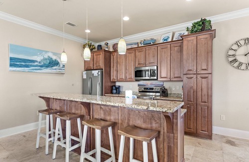 Villa Lago House | Two Golf Carts ~ Near Golf Course ~ Community Pool