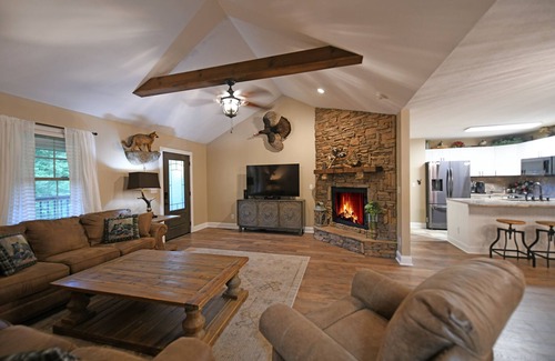 Gatlinburg - Pigeon Forge Cabin | Two Homes in One! Bear Hollow is the Perfect Luxury Escape for Large Gatherings!